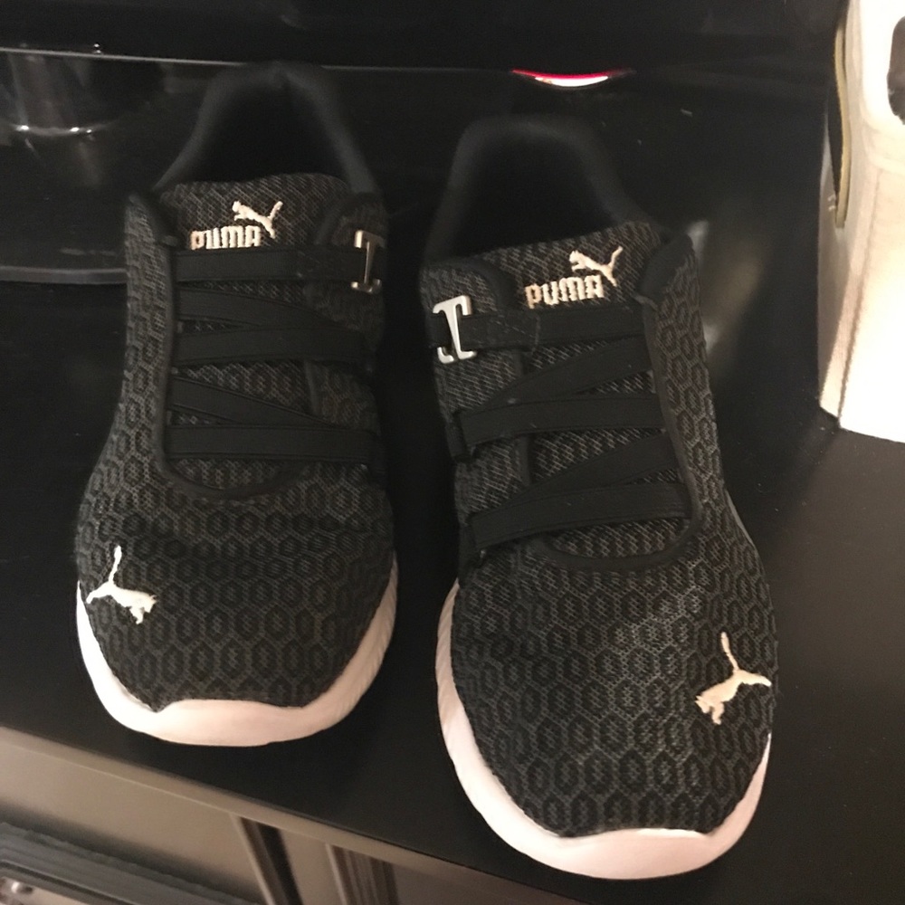 Women’s Puma Shoes!